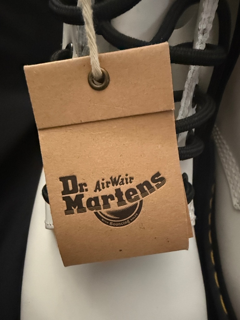 Dr. Martens White Leather Lace-Up Boots with Yellow Stitching Size 10 Brand New! - Picture 2 of 10